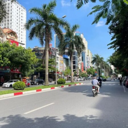 ????Bán Nhà Mặt Phố Đường Đôi Nguyễn Khuyến, Văn Quán, 108m2 5 Tầng, MT 4.7m, Chỉ 32 Tỷ????