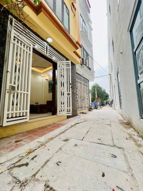 Bán nhà Yên Bình-Yên Nghĩa giá 4.25 tỷ, diện tích 34m2, 4 tầng, mặt tiền 4m