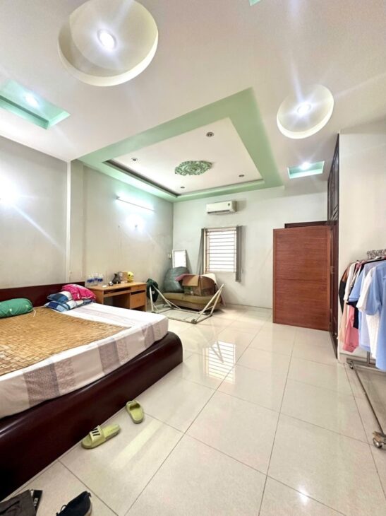 Bán nhà 3 tầng, 4PN, 134m², 8.8 tỷ – Linh Tây, Thủ Đức