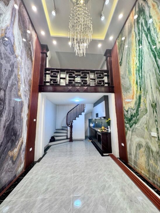 SIÊU HIẾM ĐÓN TẾT – LẠC LONG QUÂN 45M2 x 5T – 11.5 TỶ – KINH DOANH – Ô TÔ