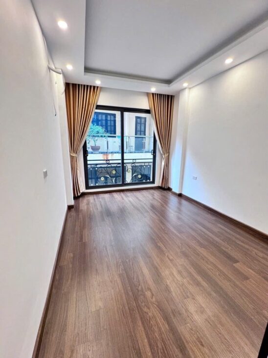 SIÊU HIẾM ĐÓN TẾT – LẠC LONG QUÂN 45M2 x 5T – 11.5 TỶ – KINH DOANH – Ô TÔ