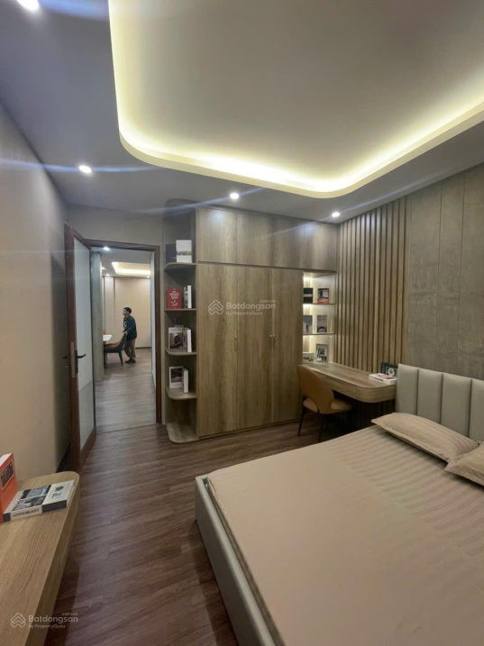 Bán căn góc CC 100m2 3 ngủ tại Võ Chí Công cạnh quận ủy Tây Hồ, giá 6 tỷ