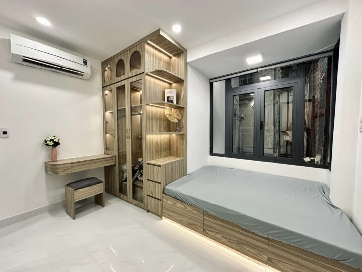 Bán Nhà 5 Tầng, 30m², Ngọc Thụy Long Biên – Full Nội Thất!