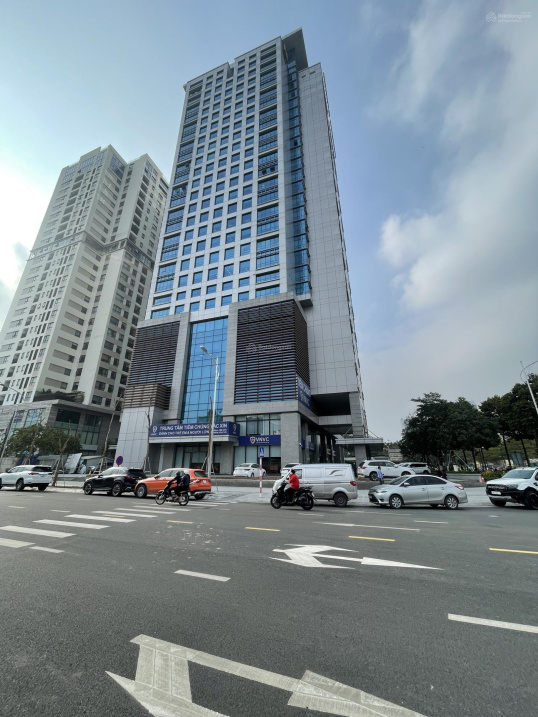 Cho thuê văn phòng hạng B tại Icon4 Tower view công viên cực đẹp trên quận Đống Đa DT 120m2 – 500m2