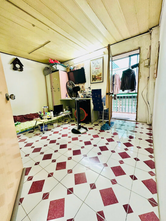 Nhà 2 tầng nở hậu hẻm thông đường Bùi Minh Trực P6Q8. Giá 3,28 tỷ bớt lộc