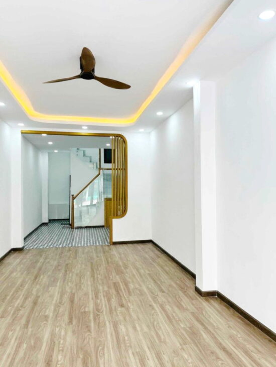 Nhà 2 tầng mới MT Đặng Thúc Liêng P4Q8. Giá 7,6 Tỷ TL