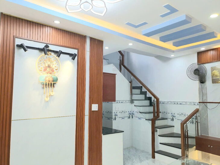 Nhà 2 tầng mới nở hậu hẻm Nguyễn Duy P12Q8. Giá 3,35 tỷ TL