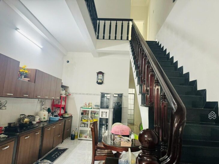 Bán nhà mặt tiền giá 5.7 tỷ đường Kiến Thiết – Tp Nha Trang. Giá rẻ nhà kiên cố xây rất đẹp