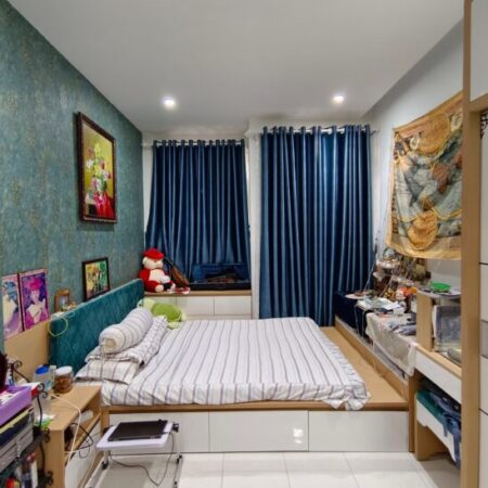 Cần bán gấp nhà CMT8, Q10, 5.25 tỷ, 3 lầu, sân thượng