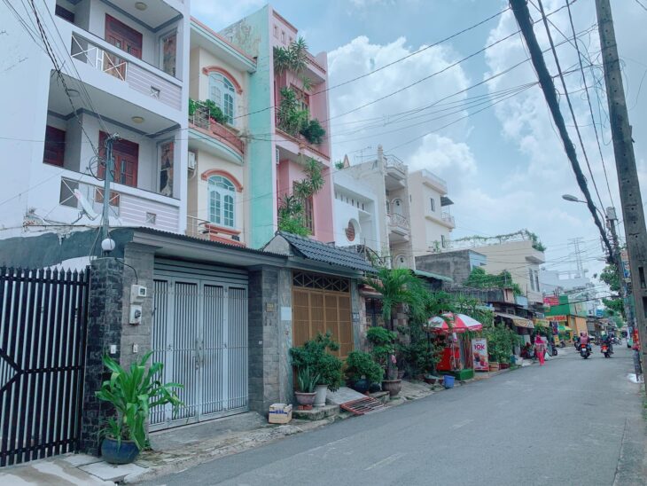 Giảm 600 triệu cần bán gấp nhà NGUYỄN VĂN ĐẬU, 4m x 16m, 5 phòng, 5.7 tỷ