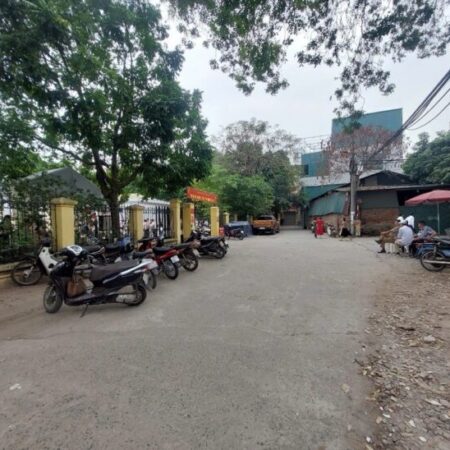 BÁN ĐẤT THƯỢNG THANH 50M, MT4, GIÁ CHỈ NHỈNH 4 TỶ.