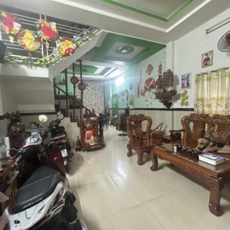 Nhà 4 Tầng Ở Lô Góc – Hẻm Xe Hơi Tránh – Ngang 5m – Sổ Hồng Riêng Giá Chưa Tới 6 Tỷ – Quận 12.