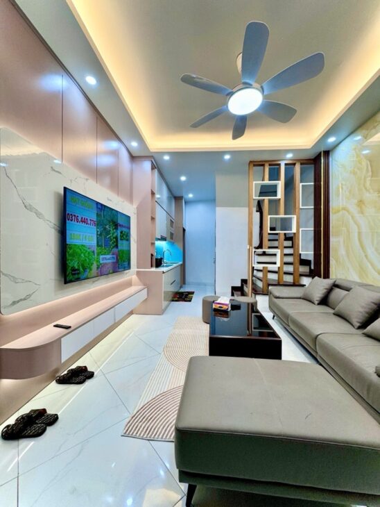 NHÀ ĐẸP VÕ CHÍ CÔNG – 5 TẦNG – 35M2 X 5T – 6.8 TỶ KHÔNG GIAN SỐNG ĐẲNG CẤP