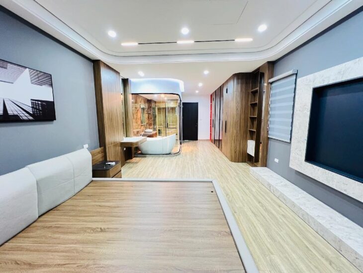 GIÁ RẺ NHẤT KHU VỰC, NGUYỄN VĂN CỪ, LONG BIÊN – 70M, LÔ GÓC – GARA Ô TÔ – CÁCH HỒ GƯƠM 5 PHÚT – 7