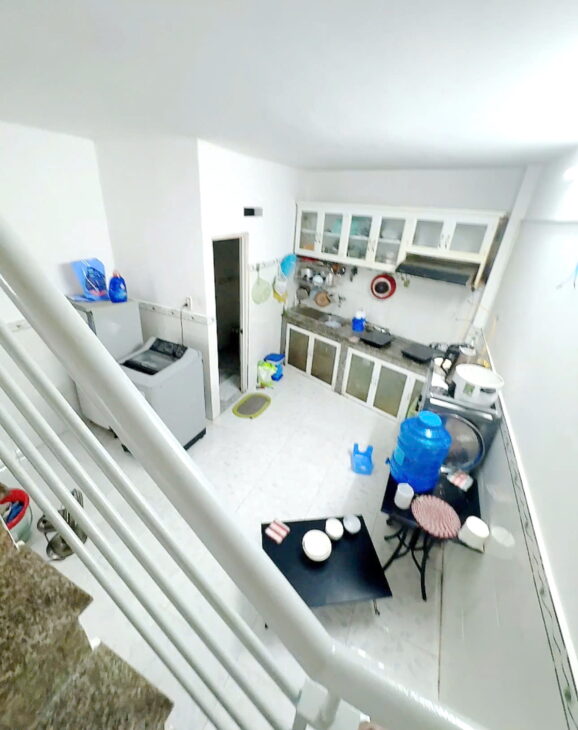 Nhà 2 tầng nở hậu HXH quay đầu đường Âu Dương Lân P3Q8. Giá 3,98 tỷ TL