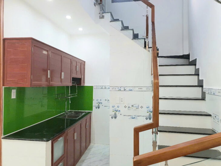 Nhà 2 tầng mới nở hậu hẻm Nguyễn Duy P12Q8. Giá 3,35 tỷ TL