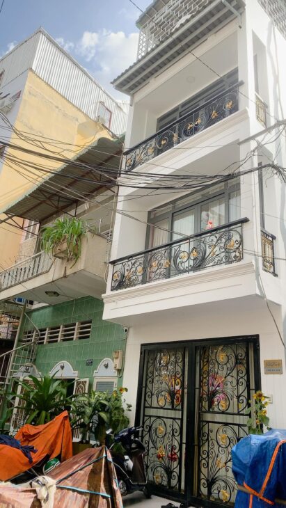 Bán nhà CÁCH MẠNG THÁNG 8, quận 10, 100m2, 4 lầu, nhỉnh 9 tỷ.