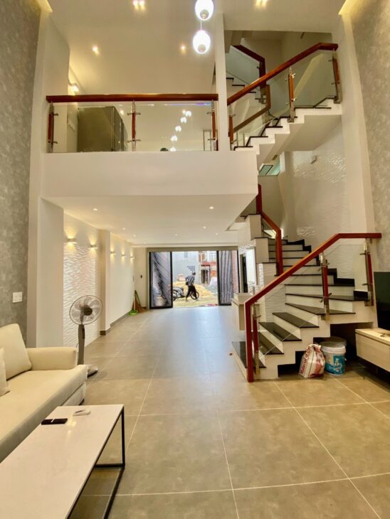 NHÀ ĐẸP LÊ ĐỨC THỌ – NGANG TO – Ô TÔ NGỦ TRONG NHÀ – ĐI DẠO VÀI BƯỚC RA KÊNH THAM LƯƠNG.