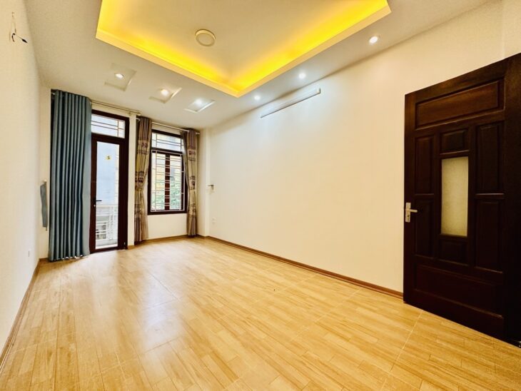 Bán Nhà Đẹp Bắc Cầu – Ô Tô Đỗ Cửa – Ở Ngay – 55m² 5 Tầng – Nhỉnh 5 Tỷ