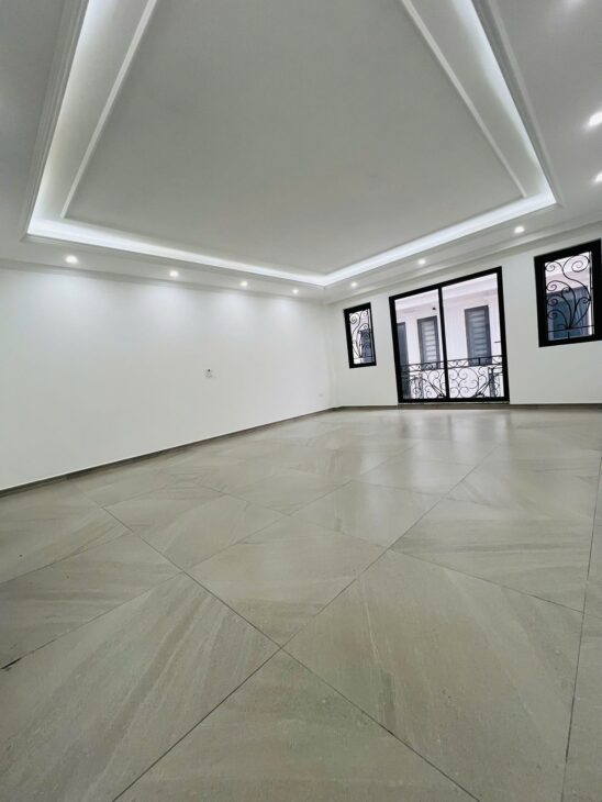 ????Tòa Văn Phòng Phân Lô Ô Tô Tránh Yên Lãng, 135m2 9T Thông Sàn, MT 7.1m, Chỉ 62.5 Tỷ????