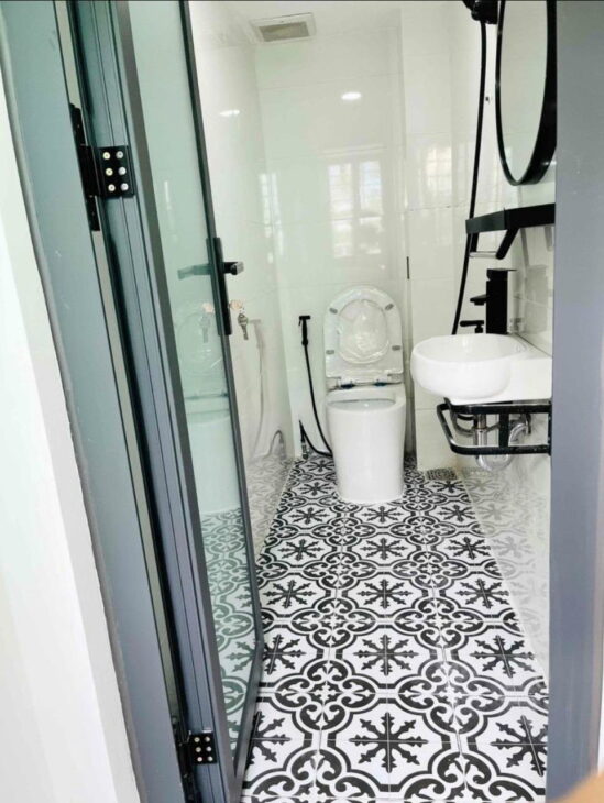Nhà 2 tầng mới MT Đặng Thúc Liêng P4Q8. Giá 7,6 Tỷ TL