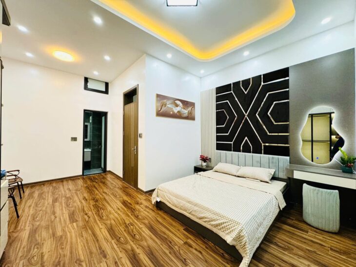MẶT PHỐ TRẦN HỮU TƯỚC – ĐỐNG ĐA – 74M2 X 5T – MT 4.5M – 19.5 TỶ – Ô TÔ ĐỖ CỬA
