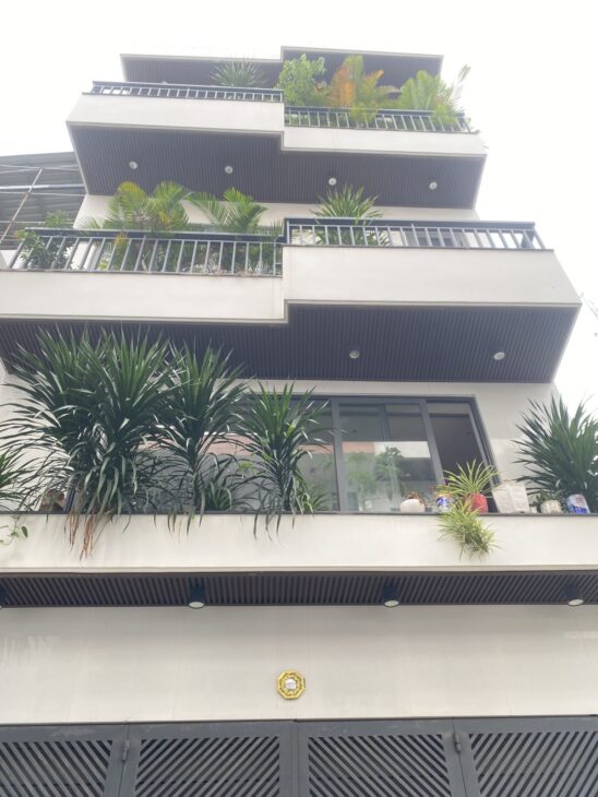 NHÀ ĐẸP LÊ ĐỨC THỌ – NGANG TO – Ô TÔ NGỦ TRONG NHÀ – ĐI DẠO VÀI BƯỚC RA KÊNH THAM LƯƠNG.