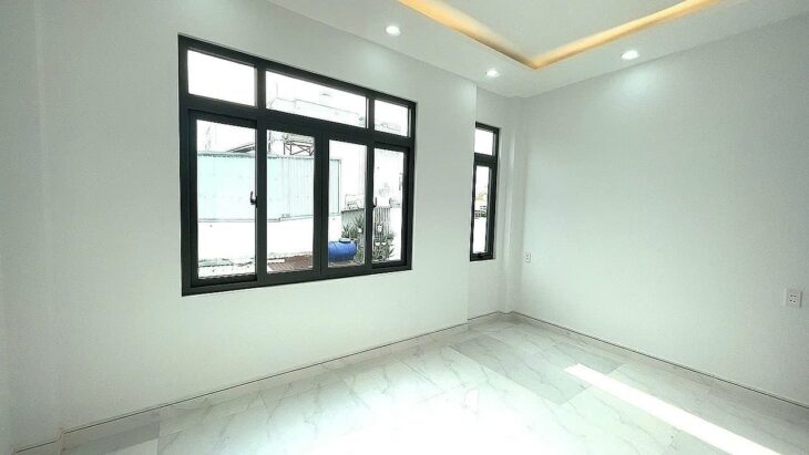 BÁN NHÀ ĐẸP_ GẦN ĐH VĂN HIẾN_ 3 TẦNG_ 4PN_ SHR_KHÔNG QUY HOẠCH_ 4TY8