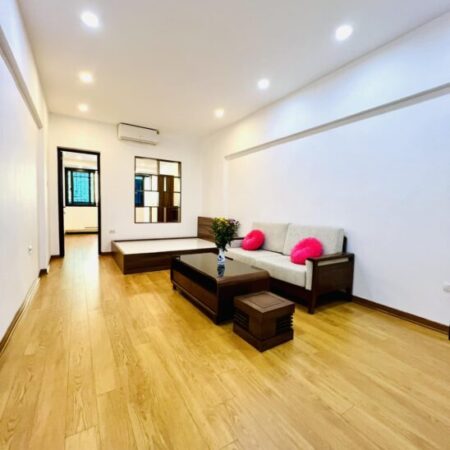 Cần bán CH tập thể 65m2, 2pn tầng 3 phố Nguyễn Chí Thanh, Đống Đa.