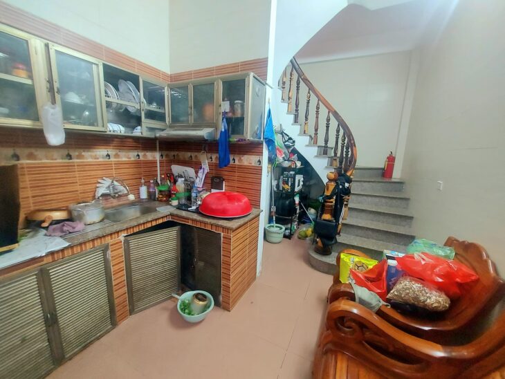 Bán nhà phố Trần Khát Chân, TT Hai Bà Trưng, ngõ thông, gần phố, giao thông thuận tiện.