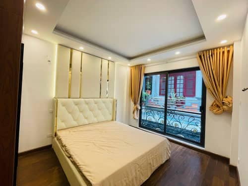 NHÀ MỚI TINH – GẦN PHỐ – NGÕ RỘNG