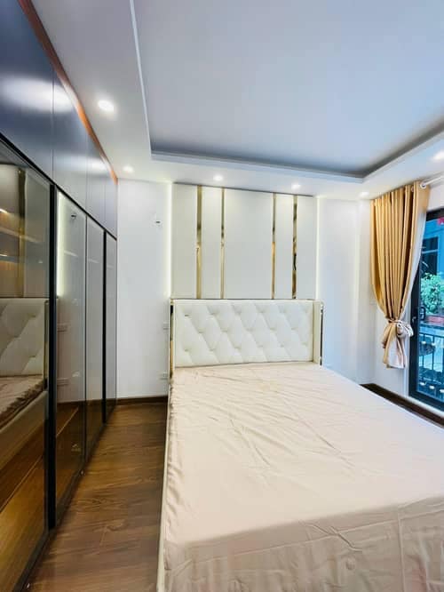 NHÀ MỚI TINH – GẦN PHỐ – NGÕ RỘNG