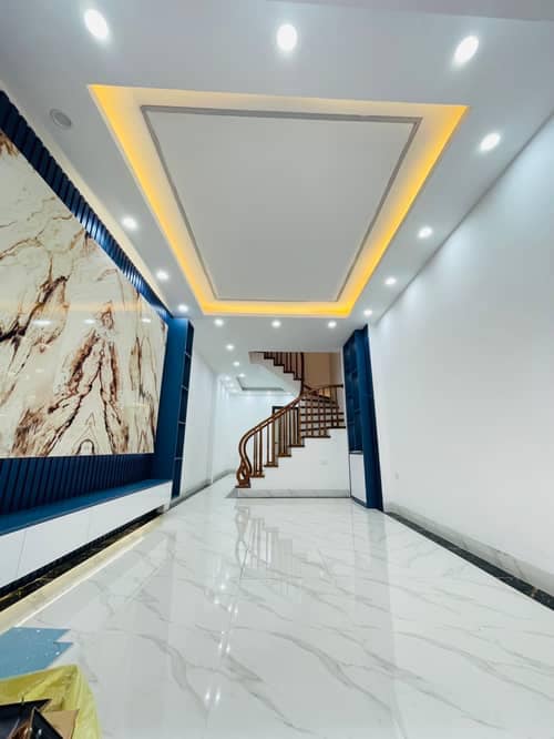 NHÀ MỚI TINH – GẦN PHỐ – NGÕ RỘNG