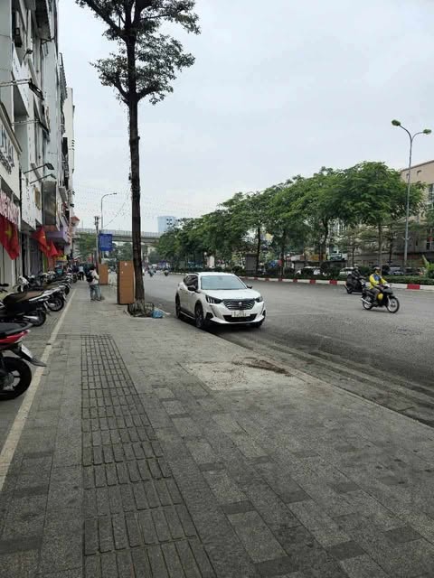 2 MẶT PHỐ, Ô CHỢ DỪA, ĐÔNG TÁC – QUẬN ĐỐNG ĐA, KD, VỈA HÈ TO: 68M, 4T, GIÁ 39.5 TỶ