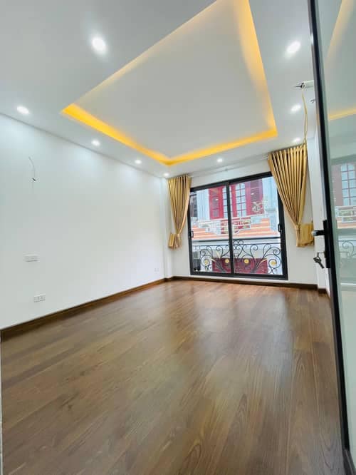 NHÀ MỚI TINH – GẦN PHỐ – NGÕ RỘNG