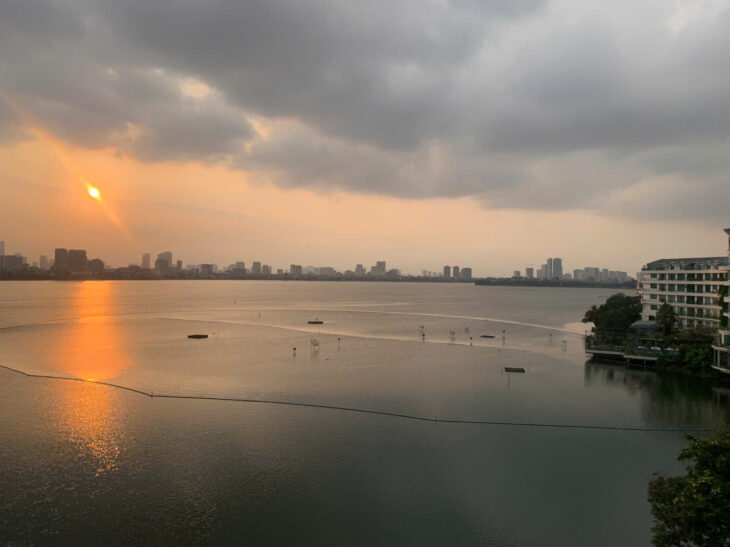 BÁN NHÀ MẶT PHỐ VỈA HÈ RỘNG – KINH DOANH CAFE – 7 TẦNG THANG MÁY – VIEW HỒ TÂY – LÔ GÓC 3 THOÁNG