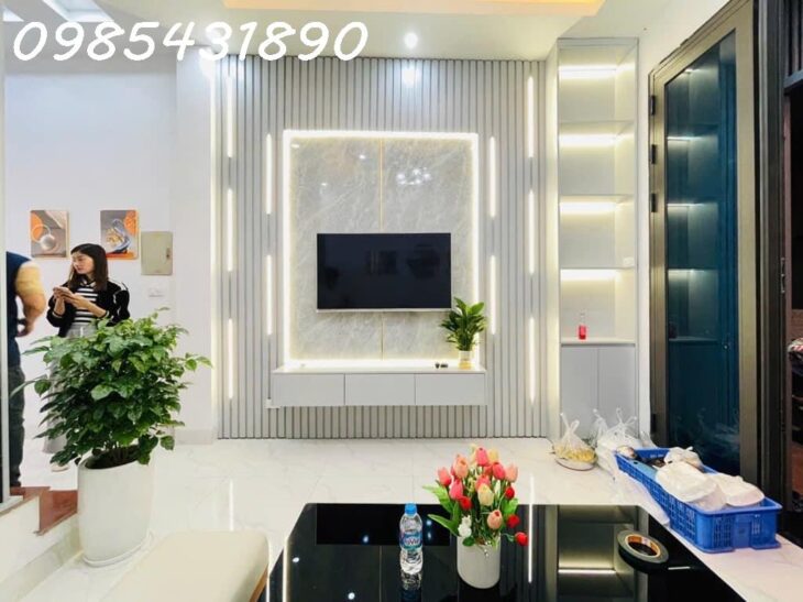 GẤP GẤP SOS CẦN BÁN NHÀ DT40M2, XẾ 4 BÁNH ĐỖ CỬA GIÁ RẺ