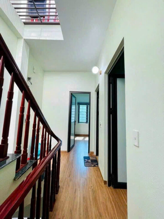 BÁN NHÀ THIẾT KẾ HIỆN ĐẠI, CHỦ THIỆN CHÍ BÁN, GIÁ ƯU ĐÃI