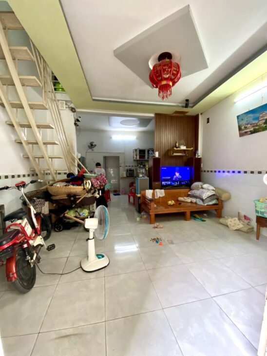 NHÀ 2 TẦNG HT 35 – 3 PHÚT QUA GÒ VẤP. GẦN HÃNG BIA HENIKEN, SIÊU THỊ METRO. CHỉ 2,98 TỶ TL.