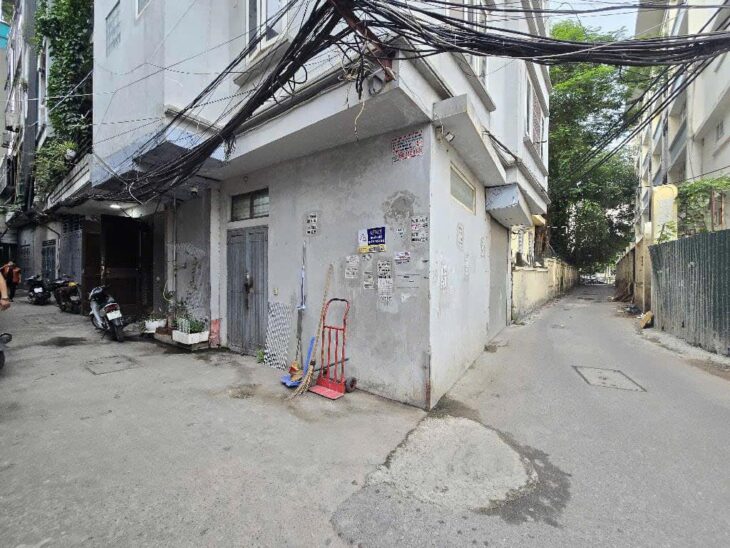 Bán Nhà YÊN HÒA – CẦU GIẤY – Gần Phố – Ngõ To – Ô tô vào nhà – Nội Thất xịn sò – DT 43m x 5 Tầng x