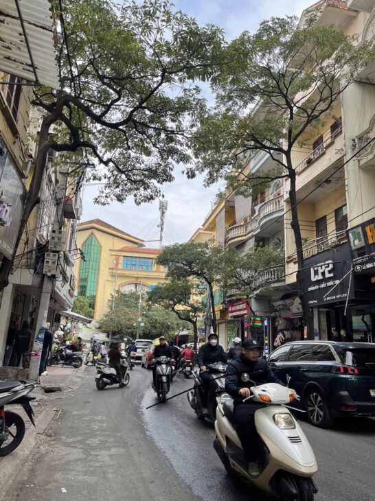 BÁN NHÀ DÂN XÂY PHỐ LÊ LỢI HÀ ĐÔNG, GẦN PHỐ, MẶT TIỀN RỘNG THÊNH THANG. DT 50M2, HƠN 7 TỶ. XÁCH