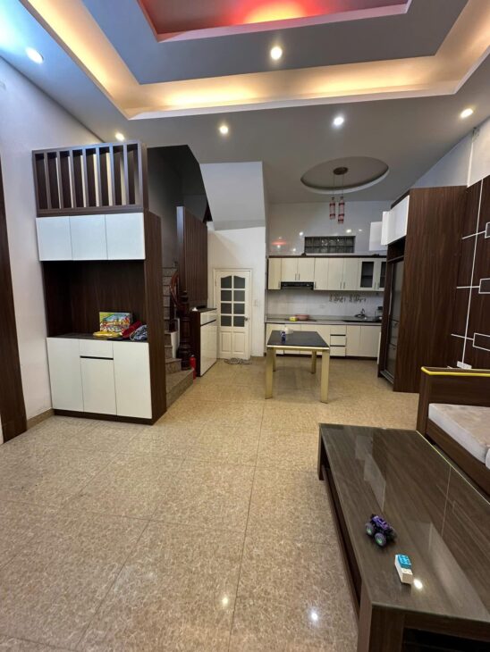 (CỰC PHẨM-ÔTÔ ĐỖ CỬA-TƯƠNG LAI MẶT PHỐ) Nhà Giáp Nhất 51m/5Tầng/MT 5.2m 11.2 Tỷ