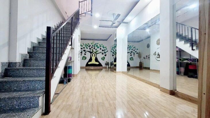 BÁN NHÀ 2 TẦNG GẦN CHỢ VĨNH HẢI NHA TRANG CHỈ 2ty8