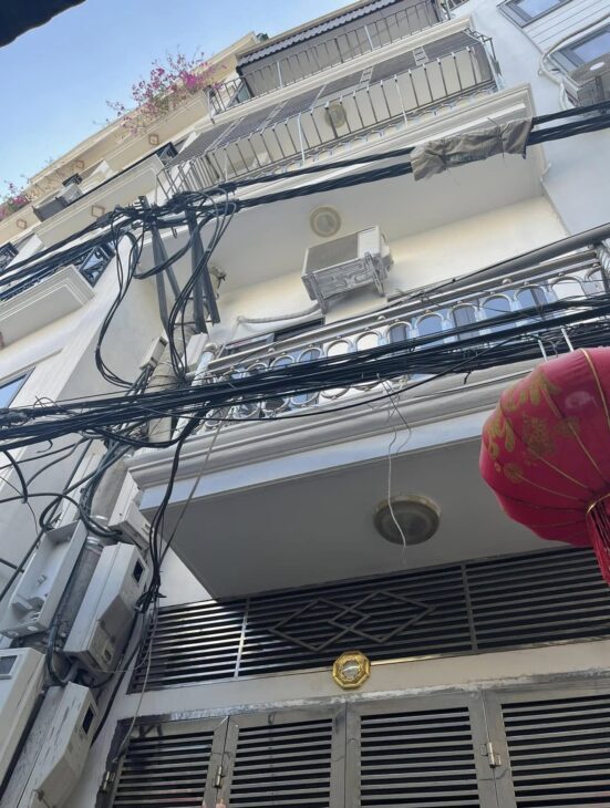 BÁN NHÀ PHỐ LỤA HÀ ĐÔNG DT 42M2, NGÕ THÔNG, DÂN XÂY CHẮC CHẮN, VÀI CHỤC M TỚI Ô TÔ TRÁNH, VỀ Ở LUÔN.