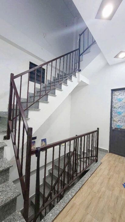 BÁN NHÀ 2 TẦNG GẦN CHỢ VĨNH HẢI NHA TRANG CHỈ 2ty8