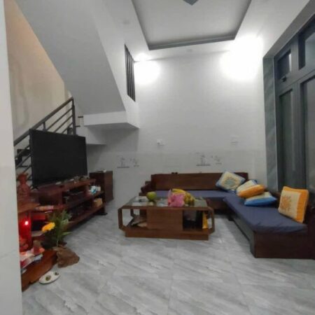 Bán nhà 2 tầng hẻm Hòn Chồng Nha Trang giá chỉ 1ty950