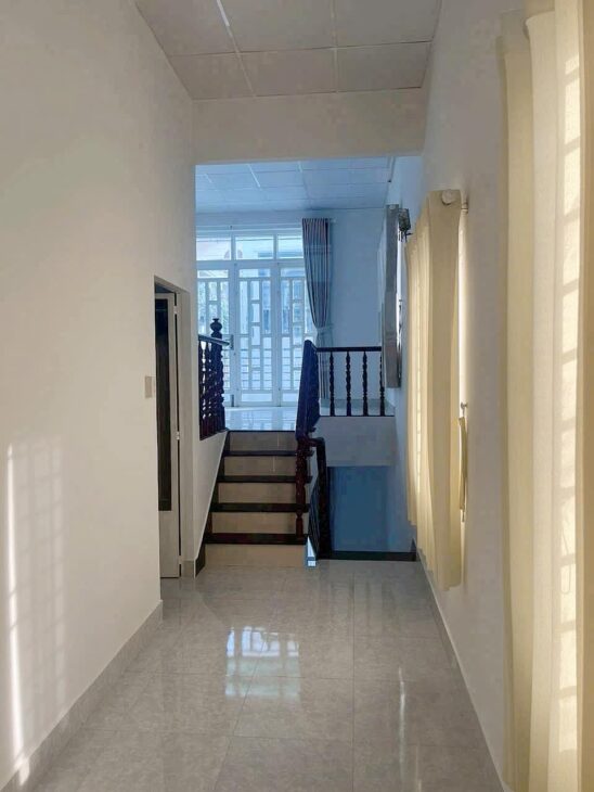 NHÀ CĂN GÓC 2 TẦNG GẦN BIỂN HẺM PHÚ ĐỨC VĨNH HOÀ NHA TRANG