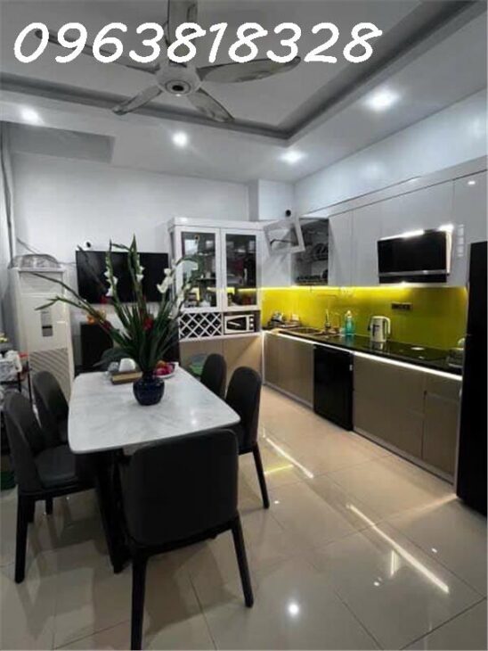 EM TRAI MẶT PHỐ – 5M RA 3 Ô TÔ TRÁNH – HÀNG XÓM VIN SMARTCITY – OTO NGỦ TRONG NHÀ – 50m2 – 5 TẦNG –