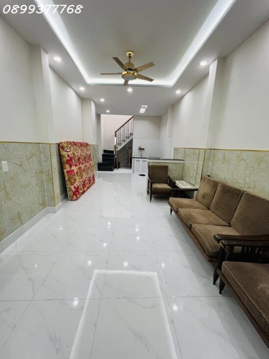 Bán nhà 2 tầng ngay chợ Vĩnh Hải đường Nguyễn Khuyến Nha Trang 1ty690