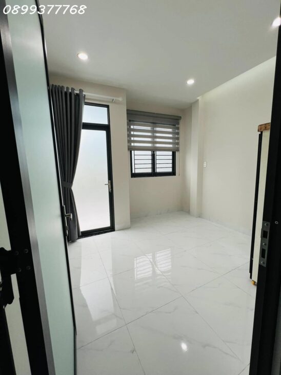 Bán nhà 2 tầng ngay chợ Vĩnh Hải đường Nguyễn Khuyến Nha Trang 1ty690
